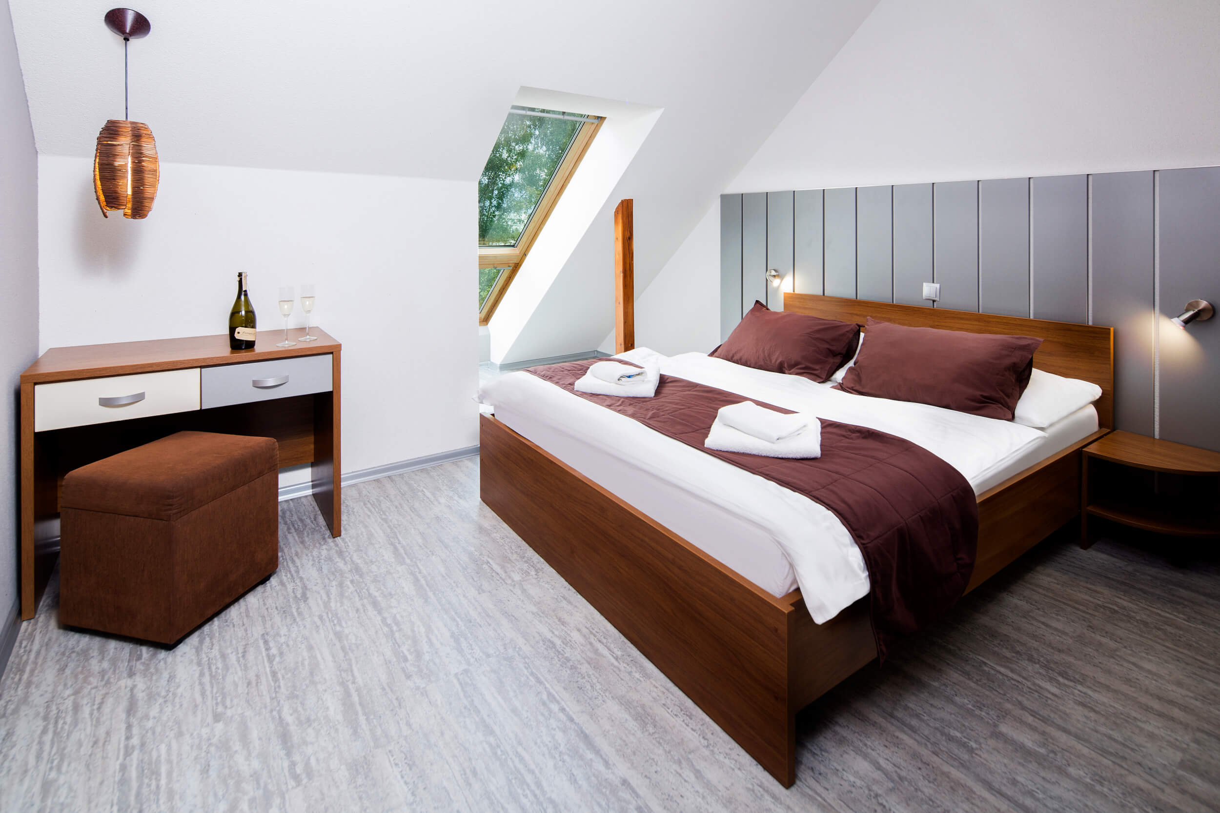 Rodinný podkrovný apartmán s kuchyňou a prechodovou obývačkou